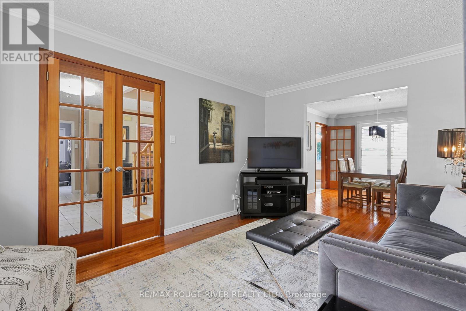 11 CANMORE BOULEVARD - 16