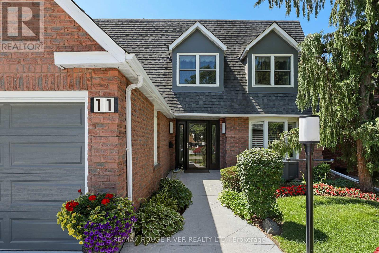 11 CANMORE BOULEVARD - 2