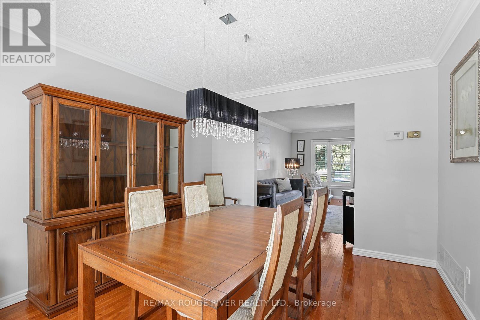 11 CANMORE BOULEVARD - 21