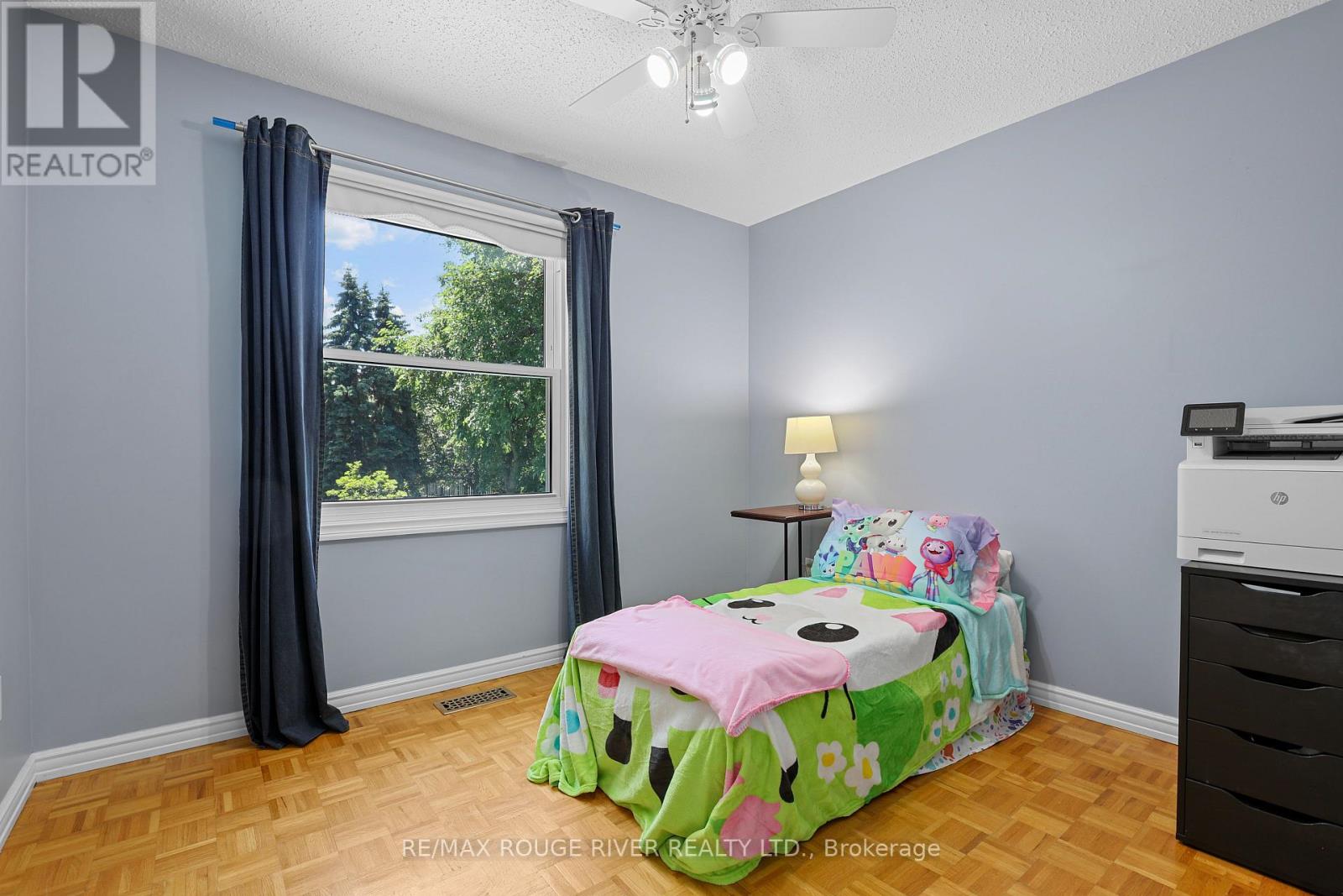 11 CANMORE BOULEVARD - 32