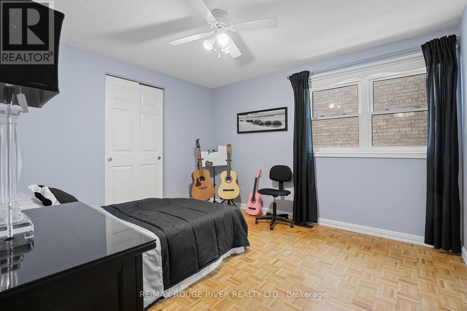 11 CANMORE BOULEVARD - 34