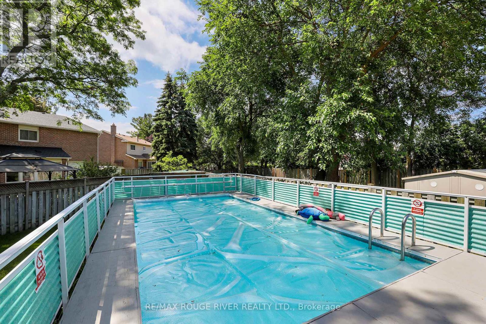 11 CANMORE BOULEVARD - 41