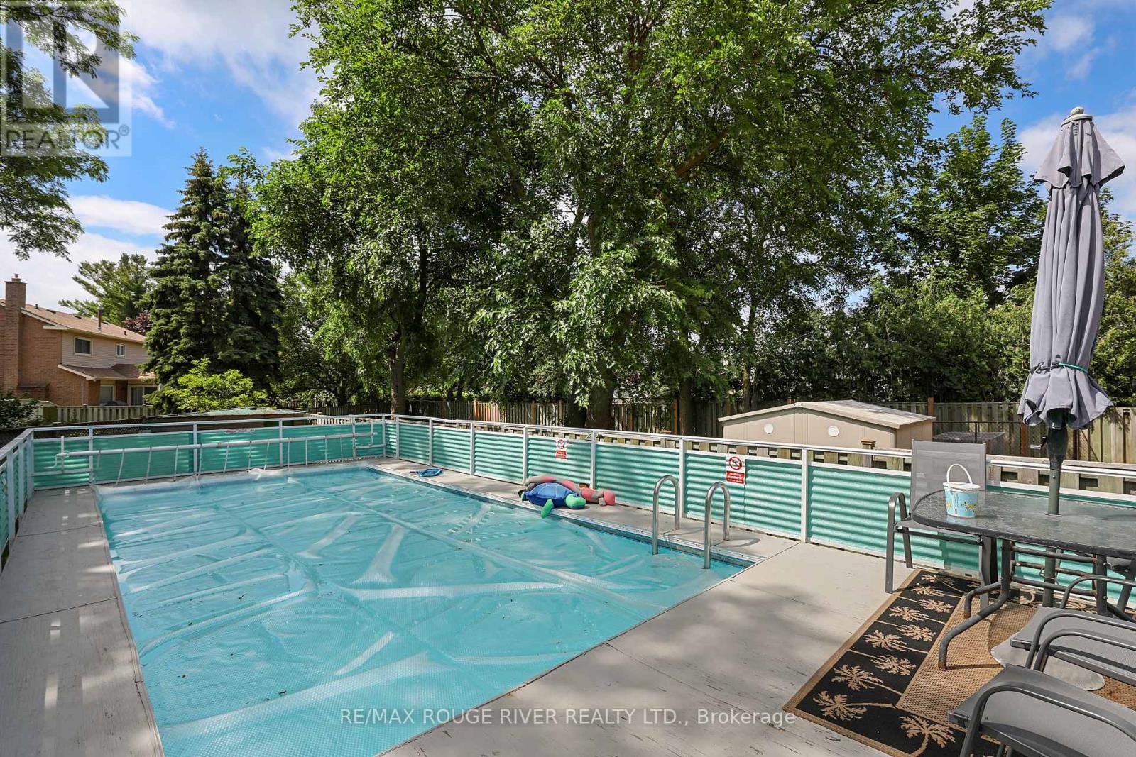11 CANMORE BOULEVARD - 44
