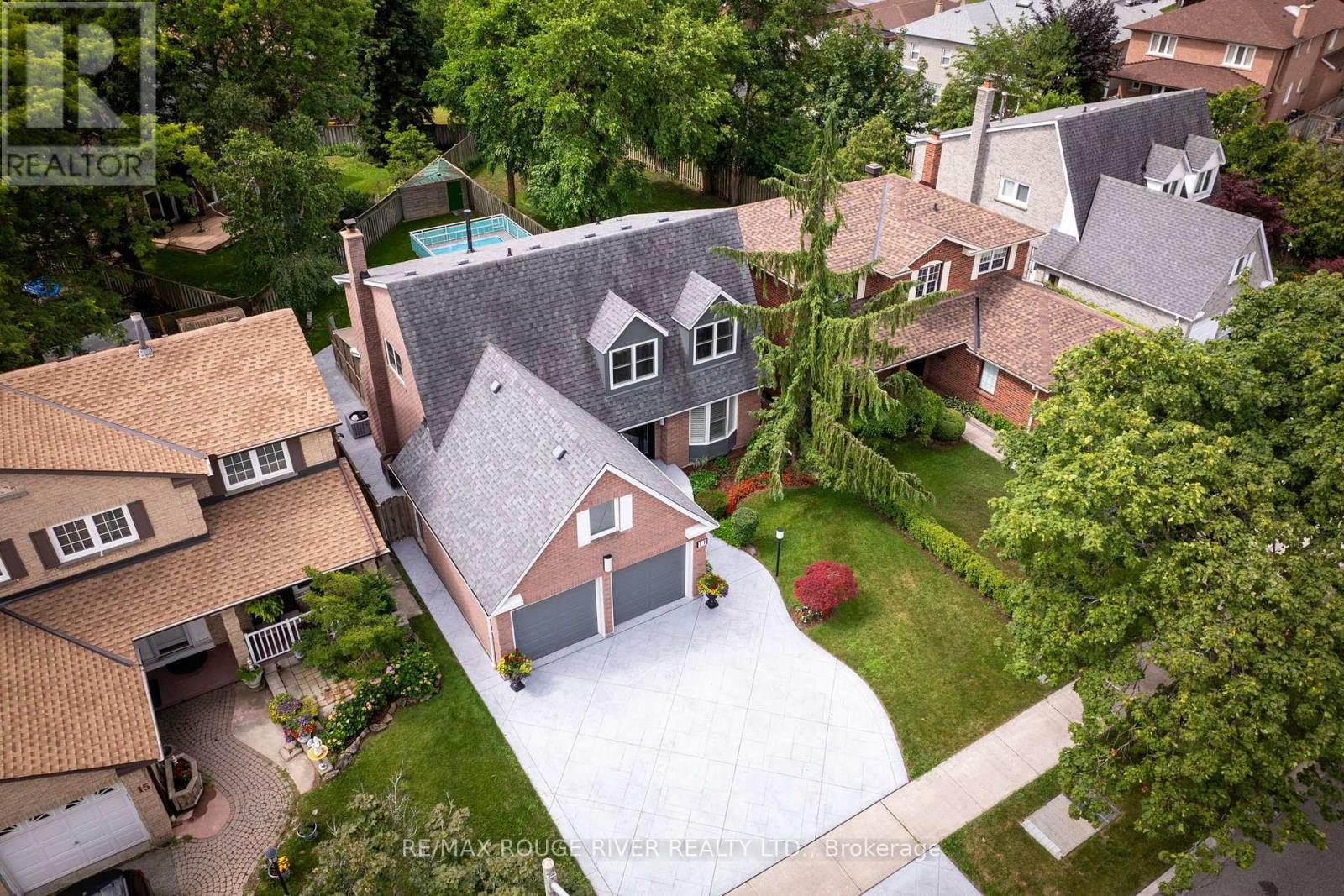 11 CANMORE BOULEVARD - 48