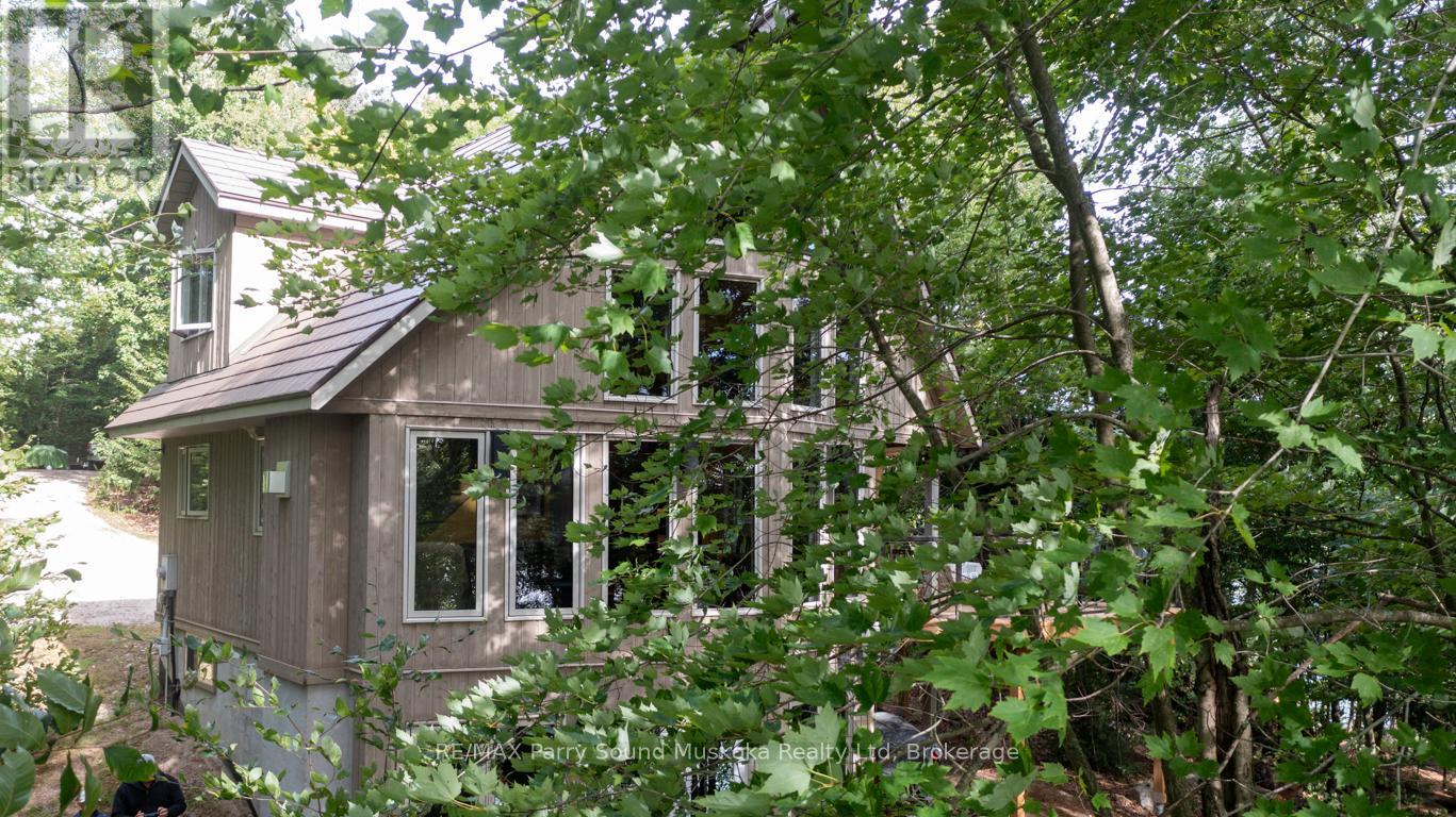 32A STERNER DRIVE - 34