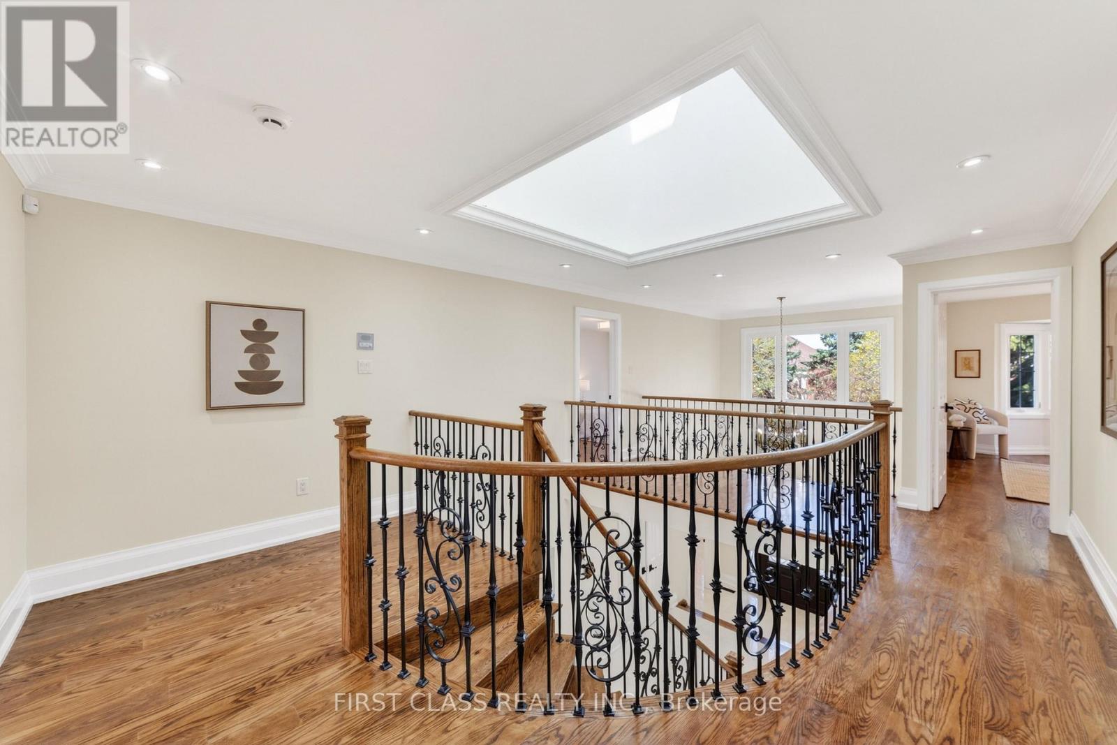 67 HILLHURST DRIVE - 21