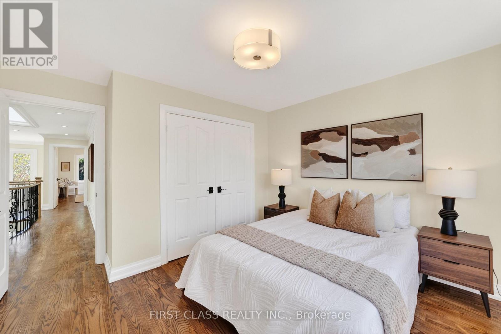 67 HILLHURST DRIVE - 32
