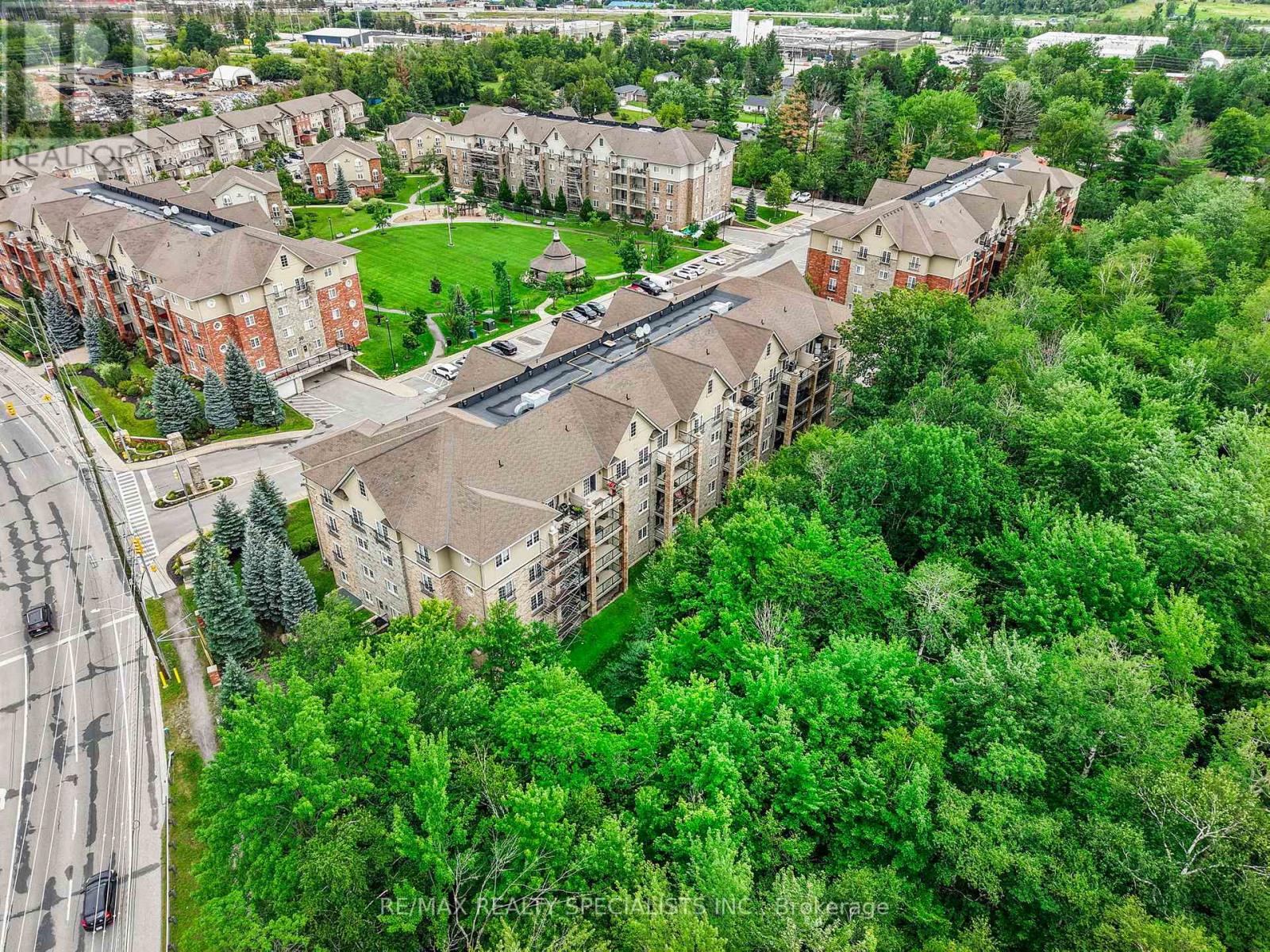 41 FERNDALE DRIVE S - 1