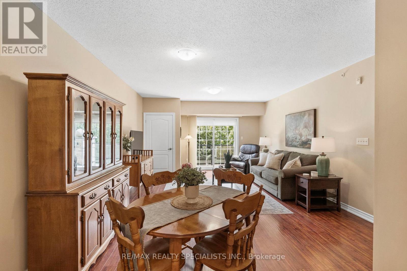41 FERNDALE DRIVE S - 11