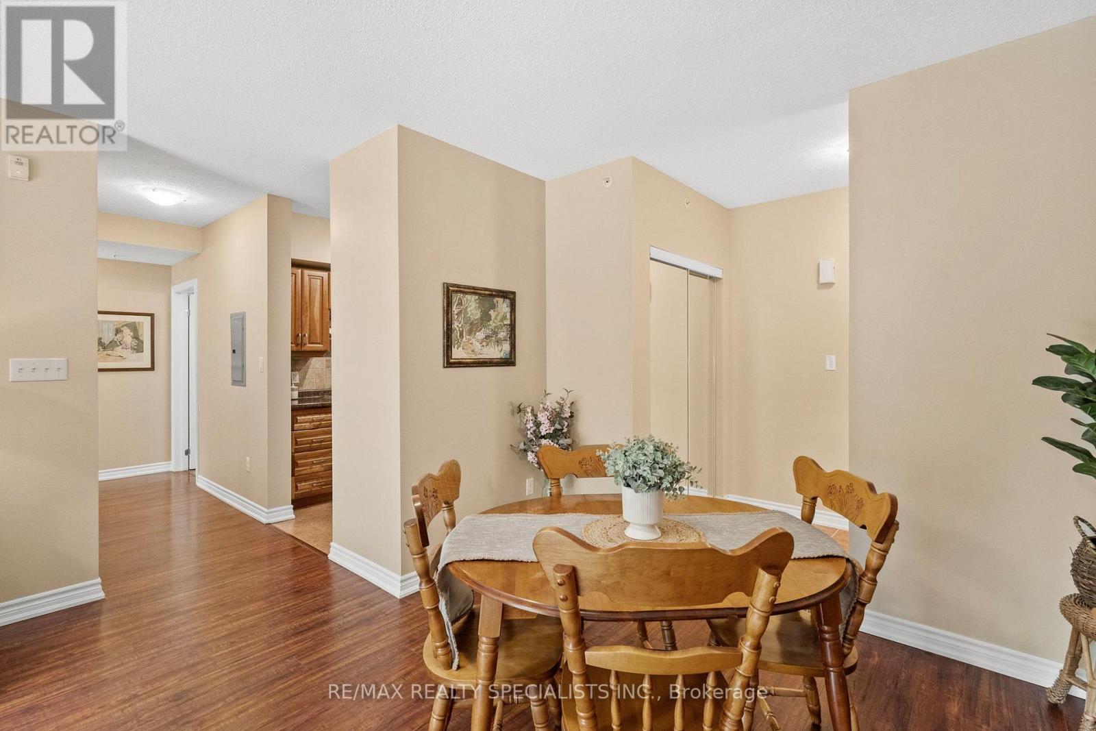 41 FERNDALE DRIVE S - 13