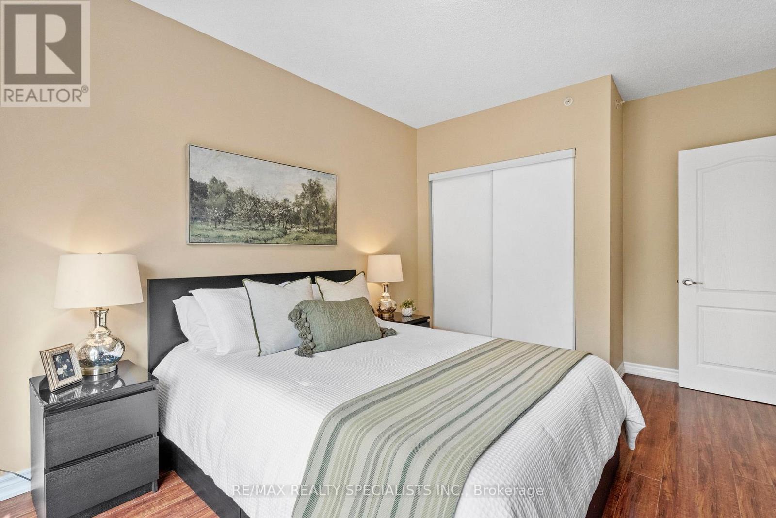 41 FERNDALE DRIVE S - 26