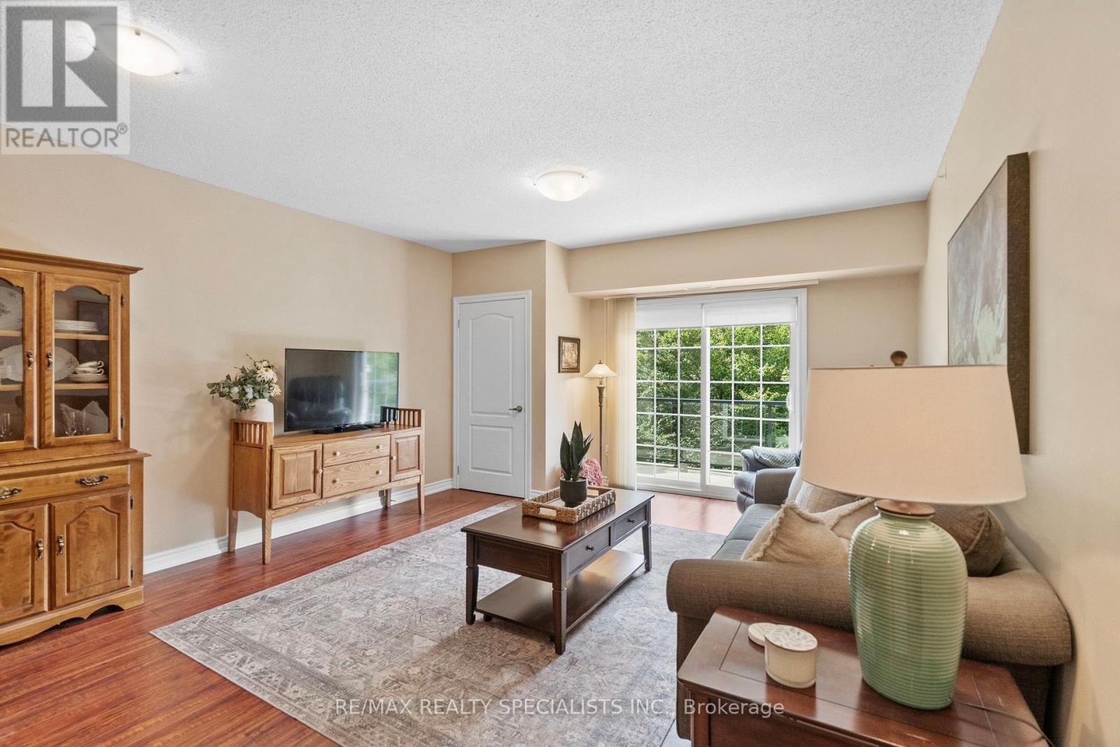 41 FERNDALE DRIVE S - 3