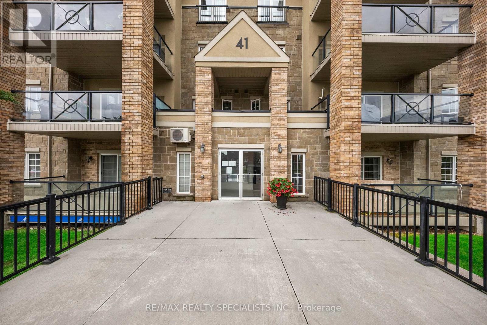 41 FERNDALE DRIVE S - 33