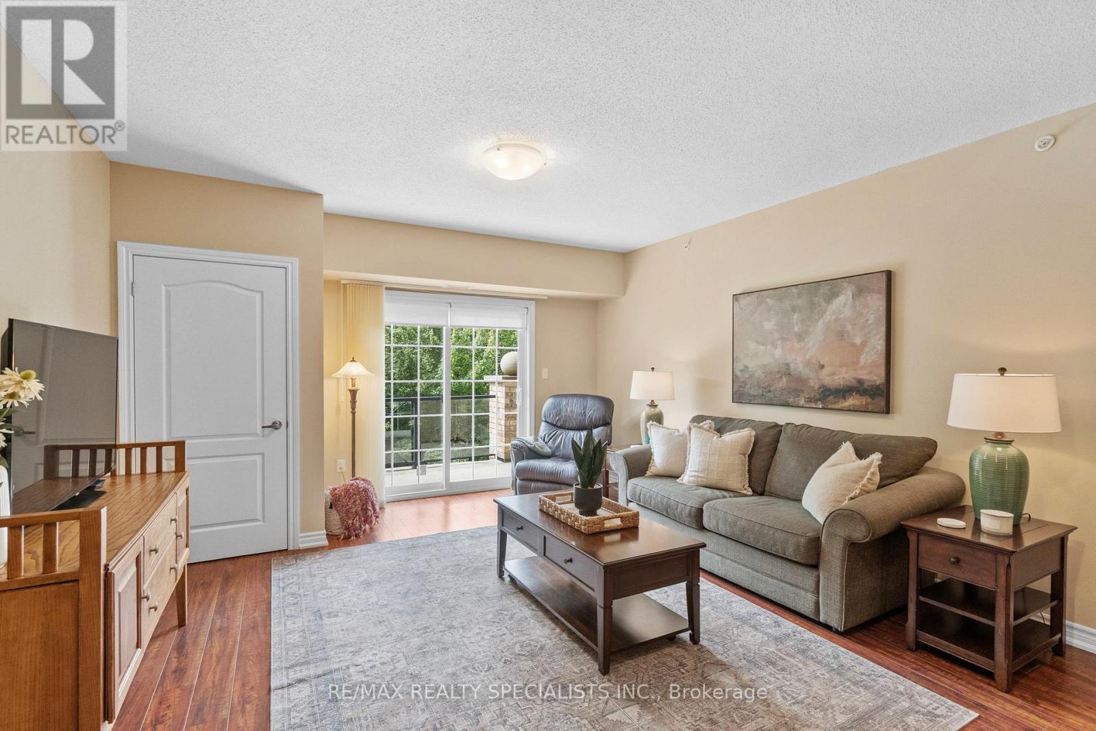 41 FERNDALE DRIVE S - 4