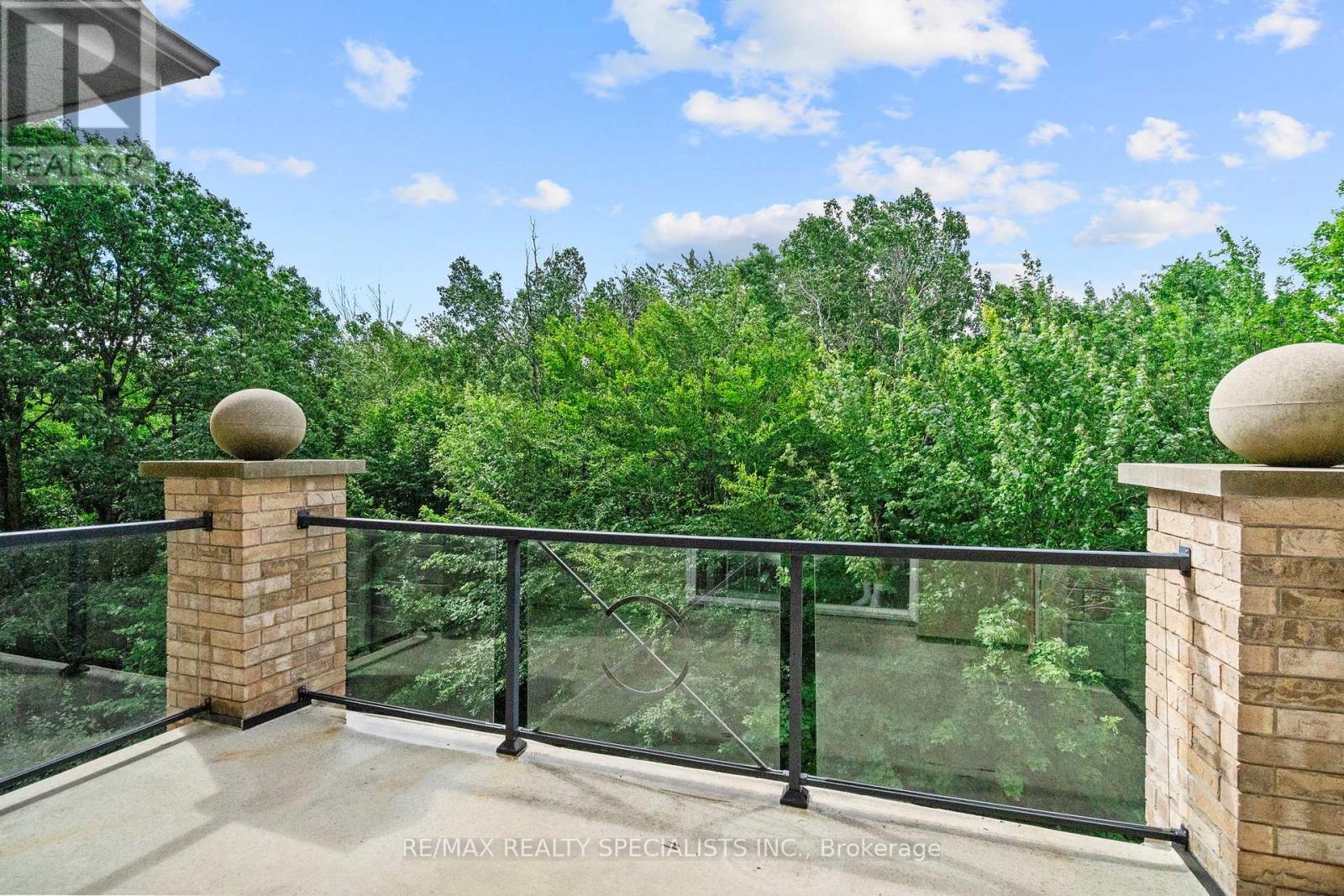 41 FERNDALE DRIVE S - 6