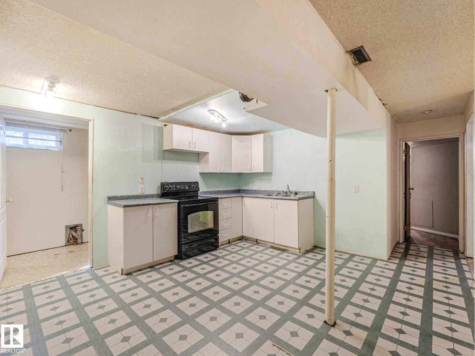 17603 84 AV NW - 36