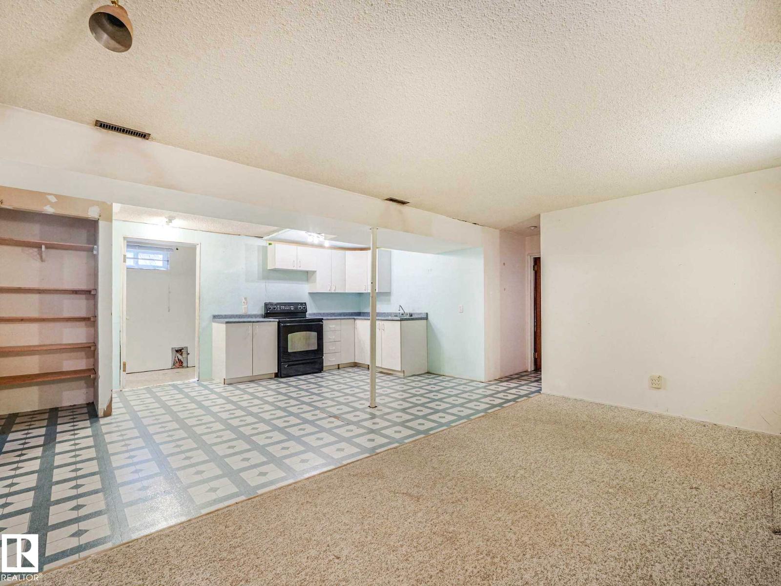 17603 84 AV NW - 39