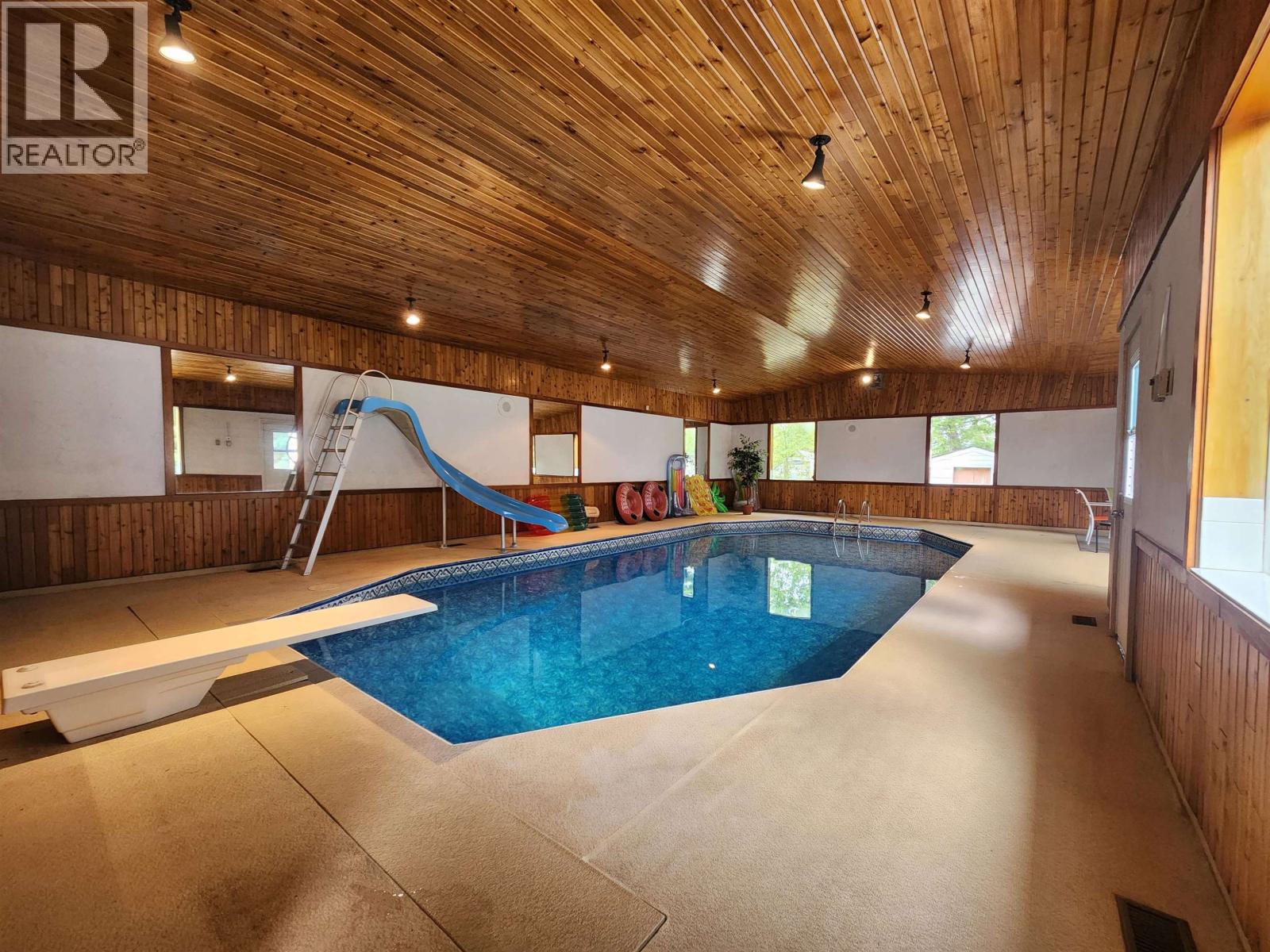 232 KING DRIVE - 26
