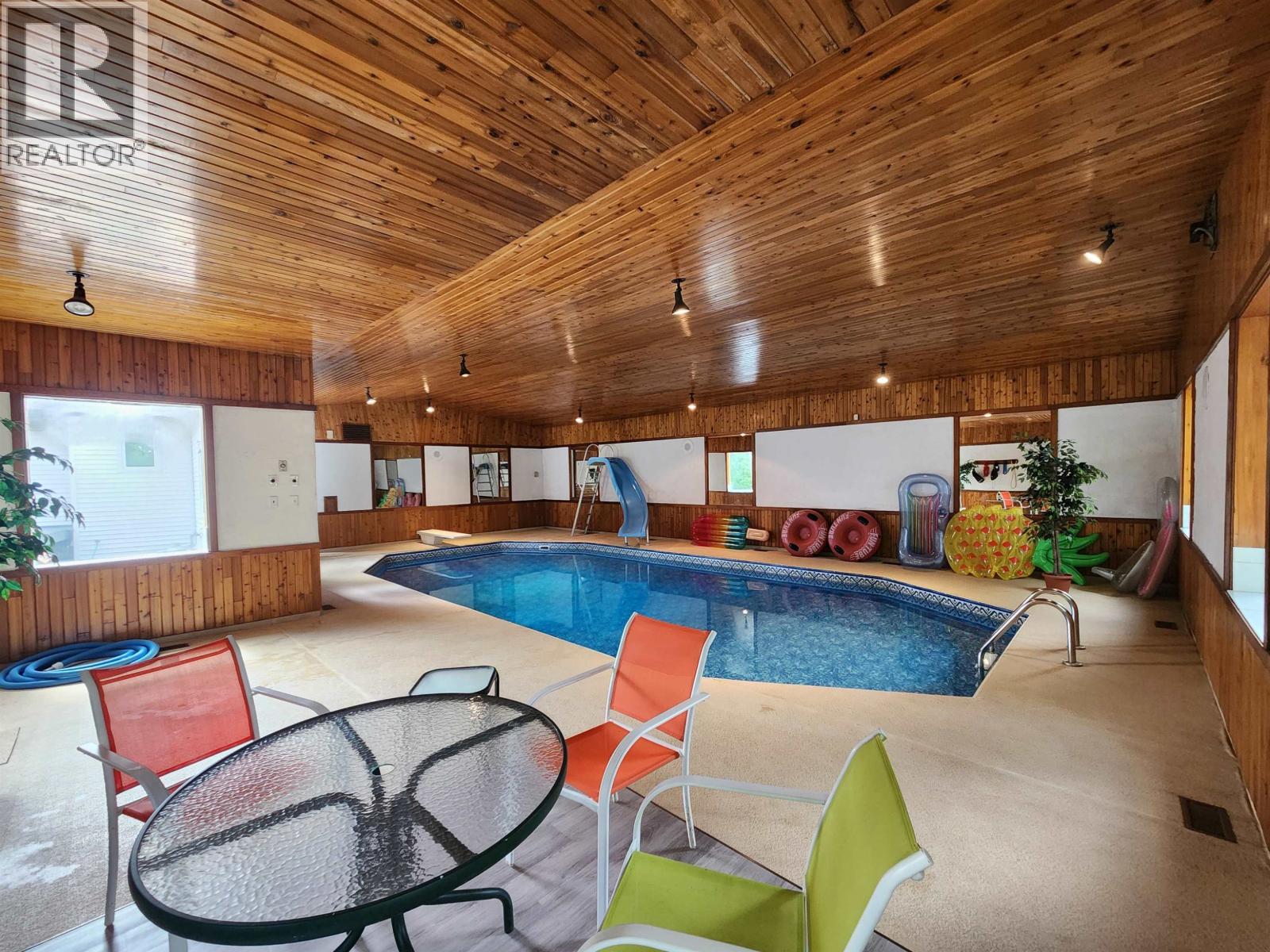 232 KING DRIVE - 27
