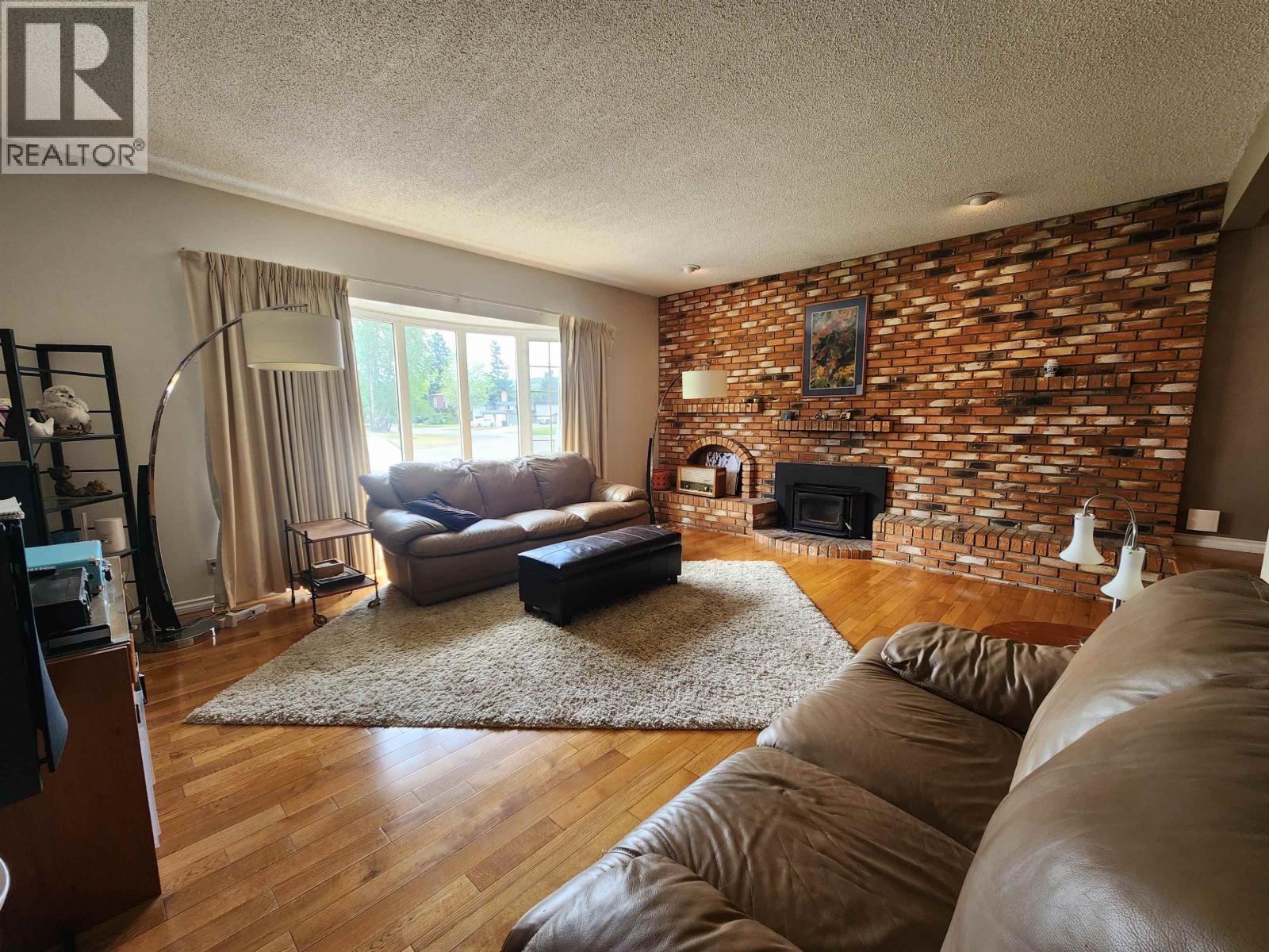 232 KING DRIVE - 4