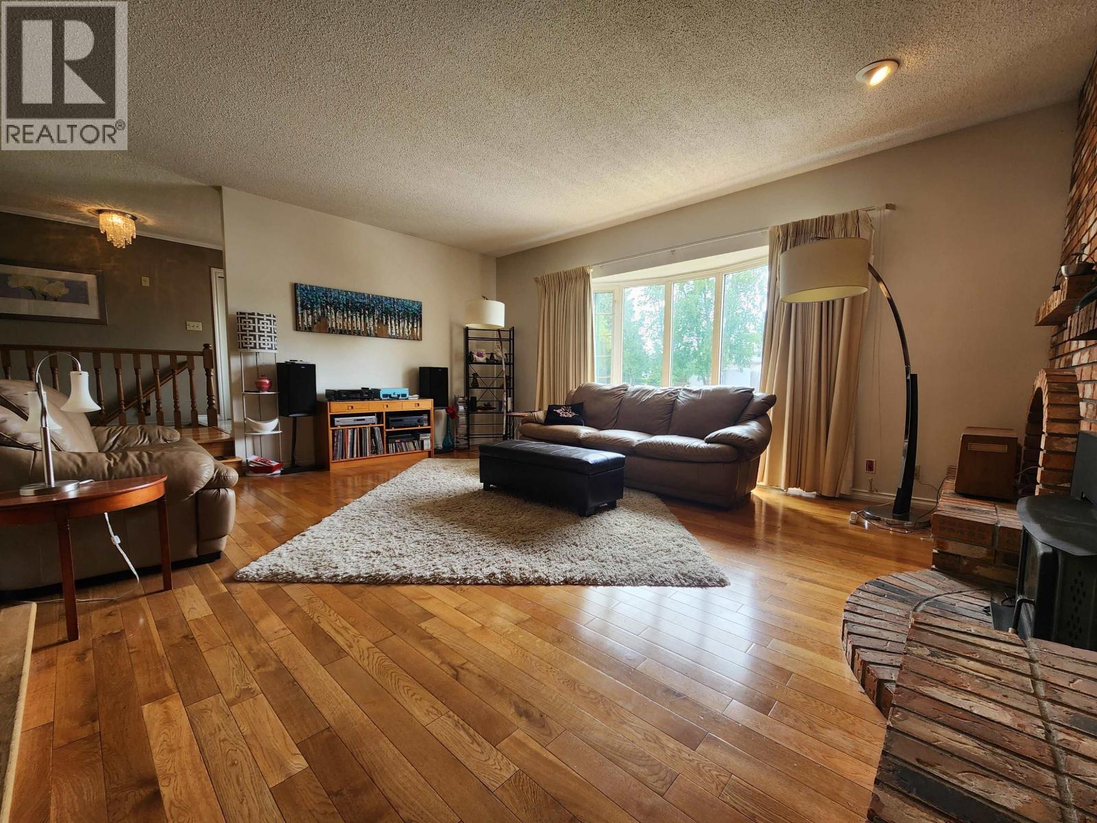 232 KING DRIVE - 5