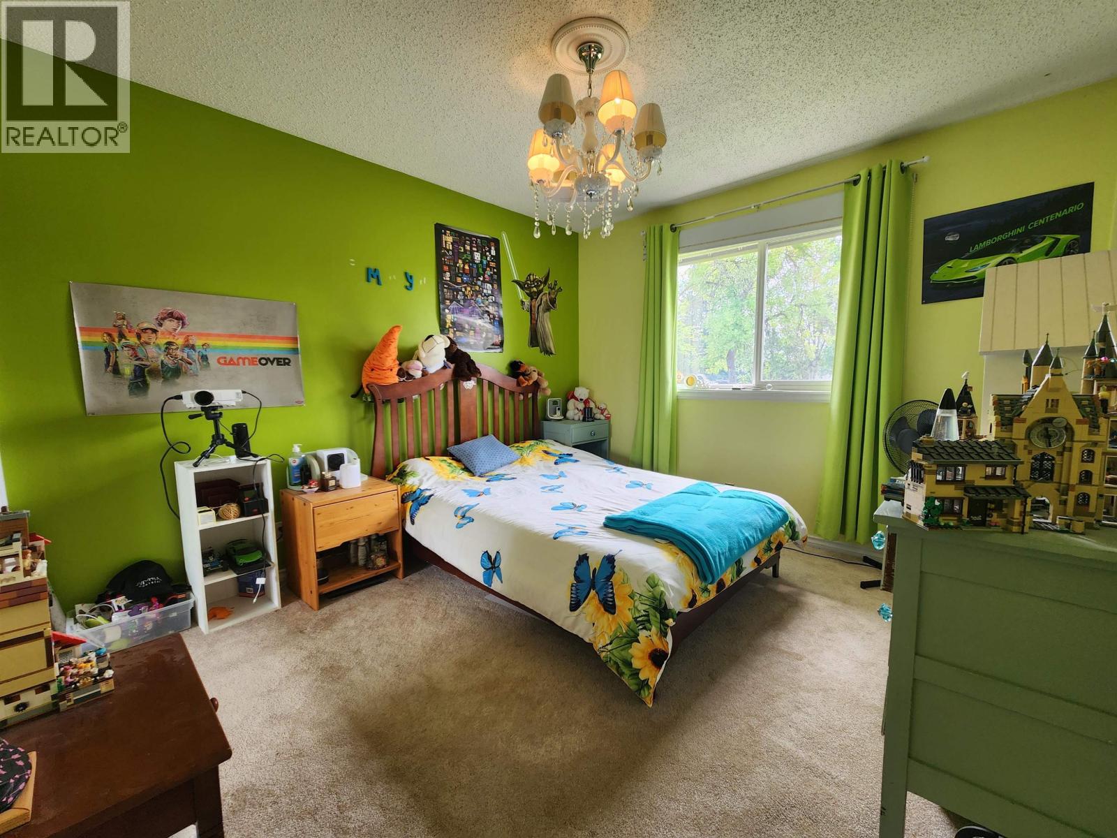 232 KING DRIVE - 16