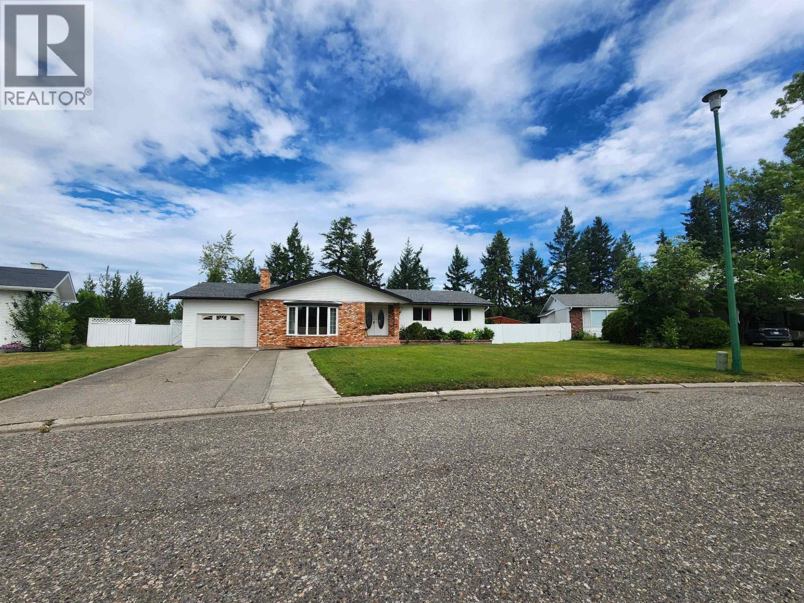 232 KING DRIVE - 33