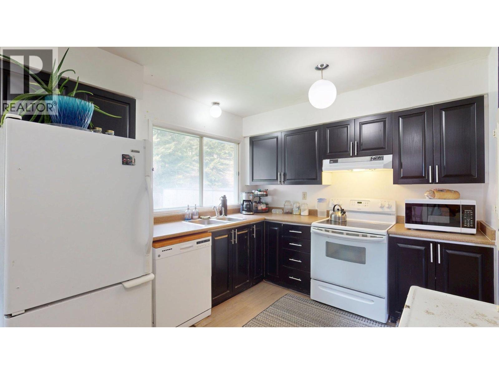 1323 ALPINE Drive - 12