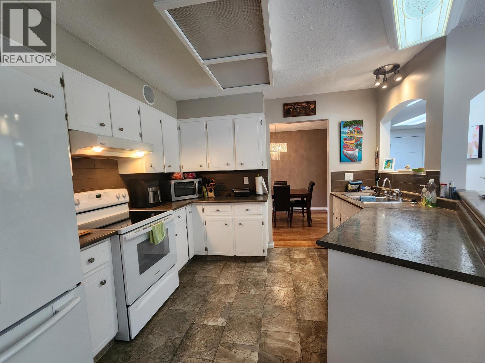 232 KING DRIVE - 9