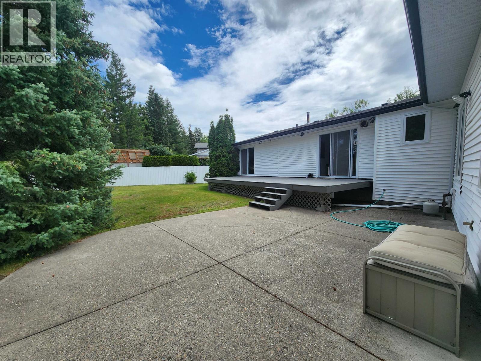 232 KING DRIVE - 34