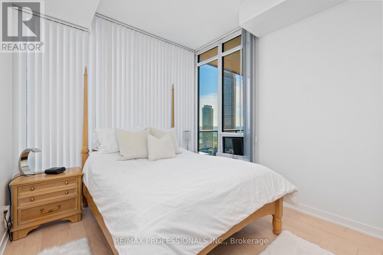 #LPH2906 88 PARK LAWN ROAD - Image 12