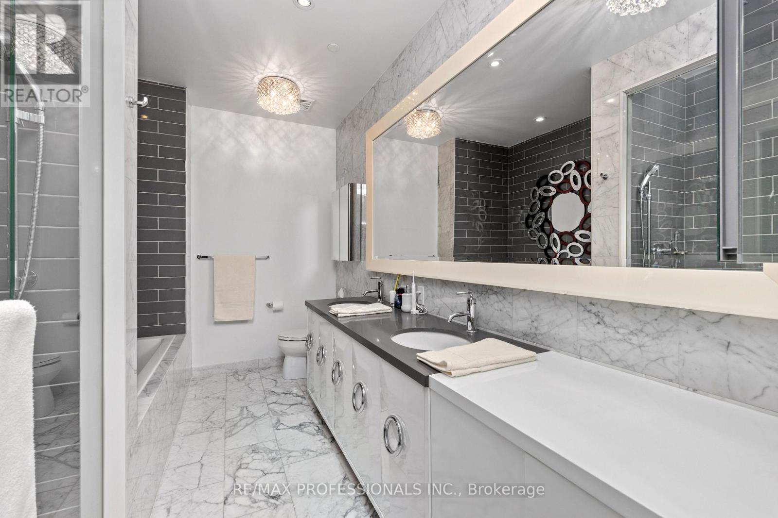 #LPH2906 88 PARK LAWN ROAD - Image 13