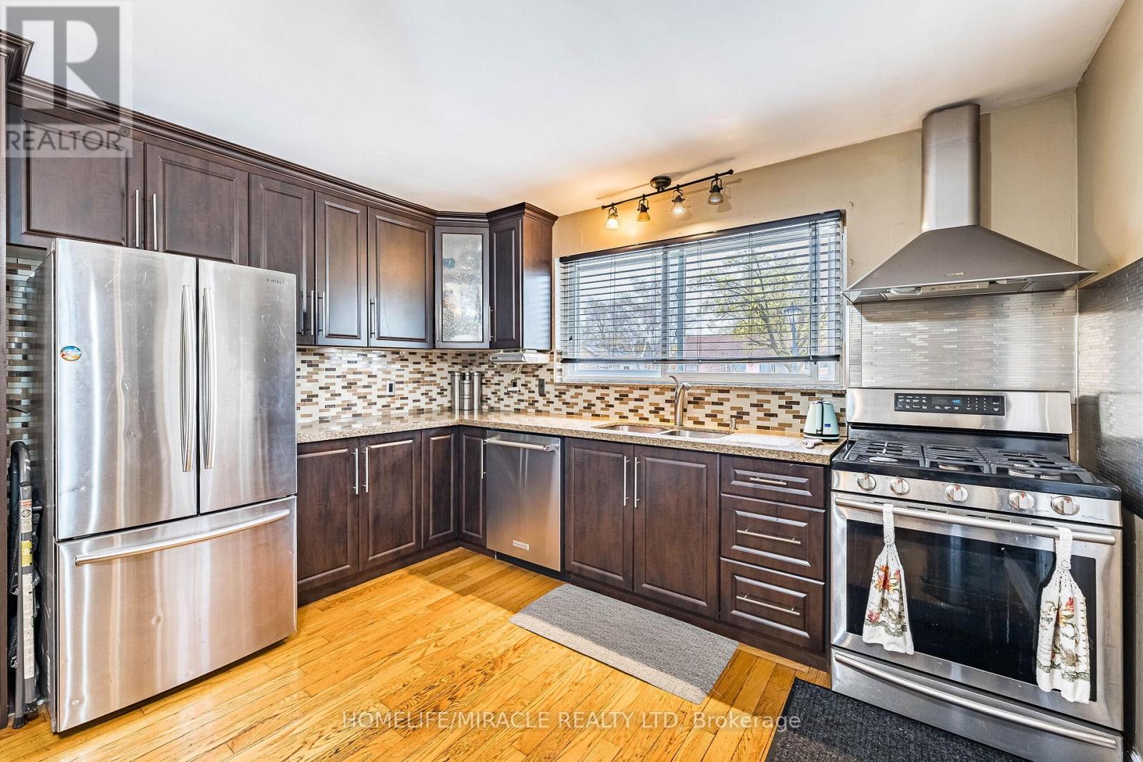 53 WINDERMERE COURT - 11