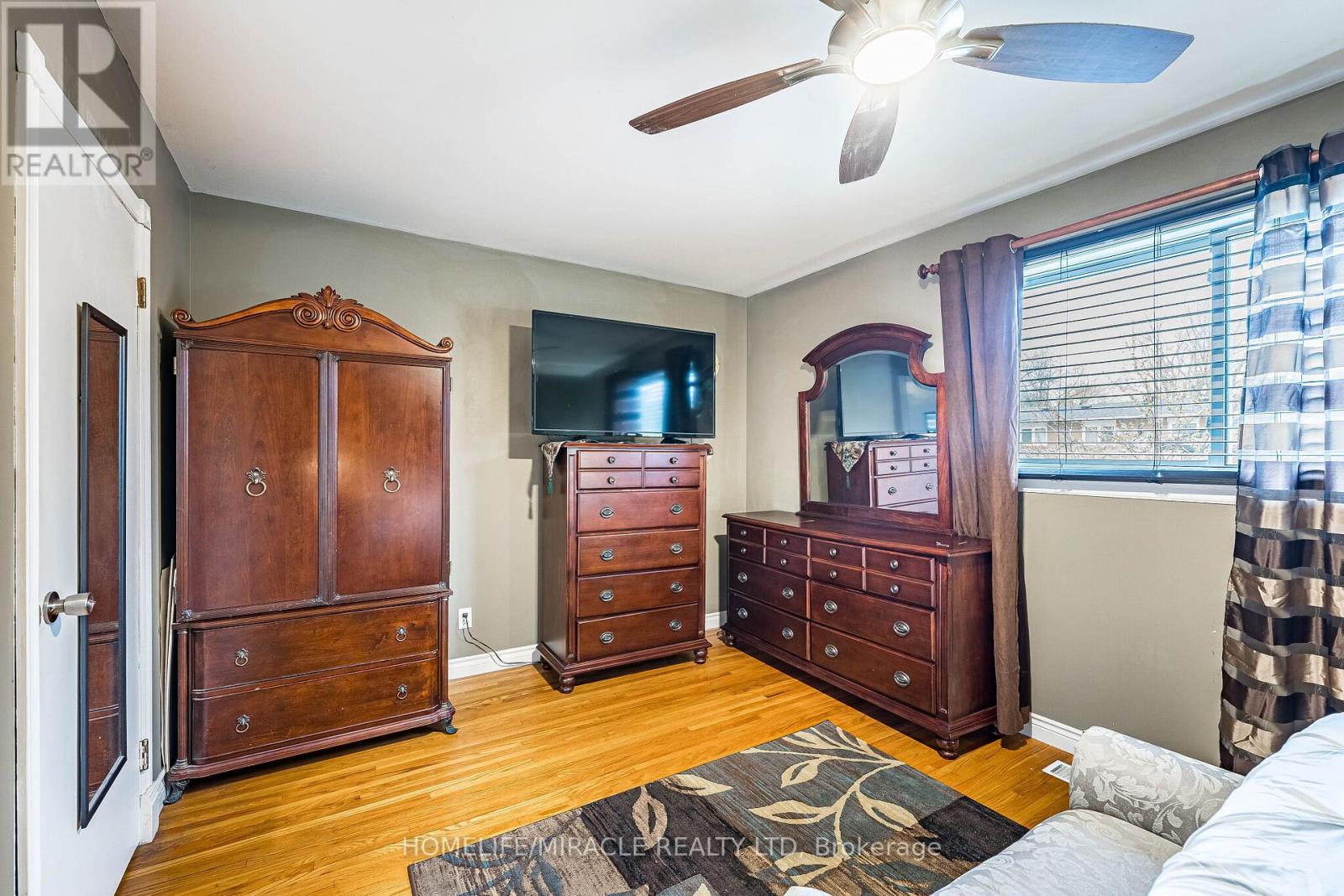 53 WINDERMERE COURT - 25
