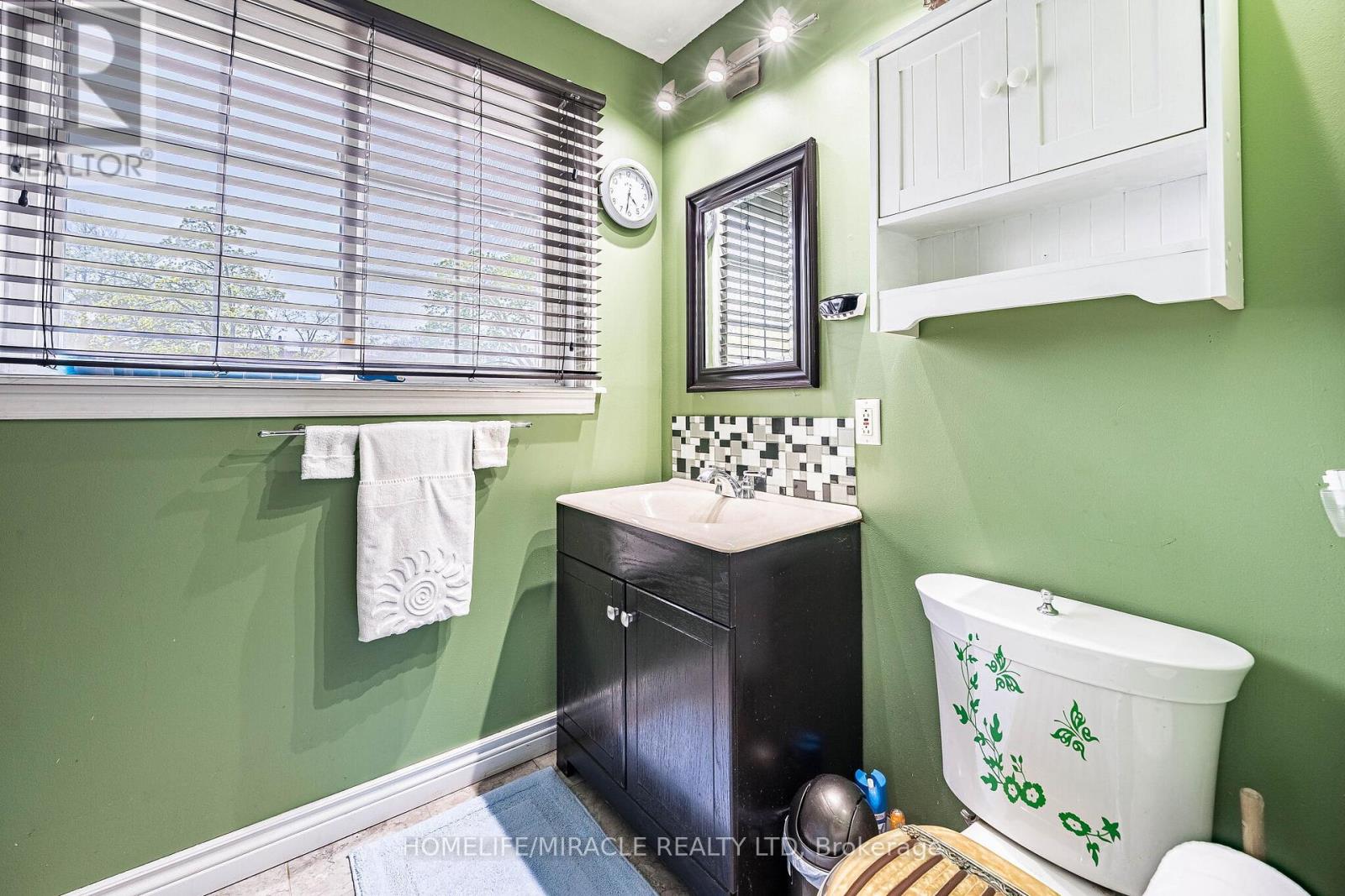 53 WINDERMERE COURT - 31