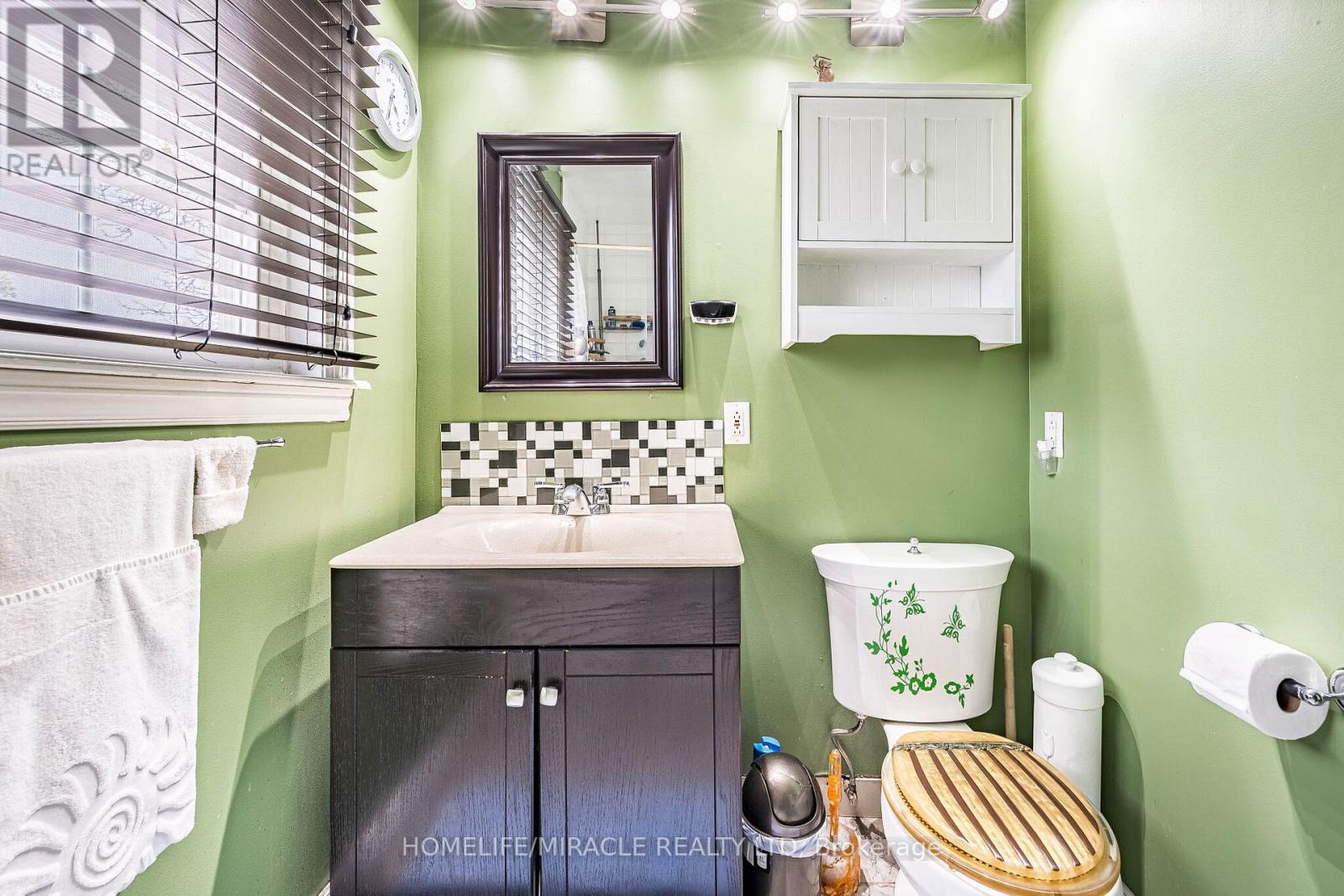 53 WINDERMERE COURT - 32