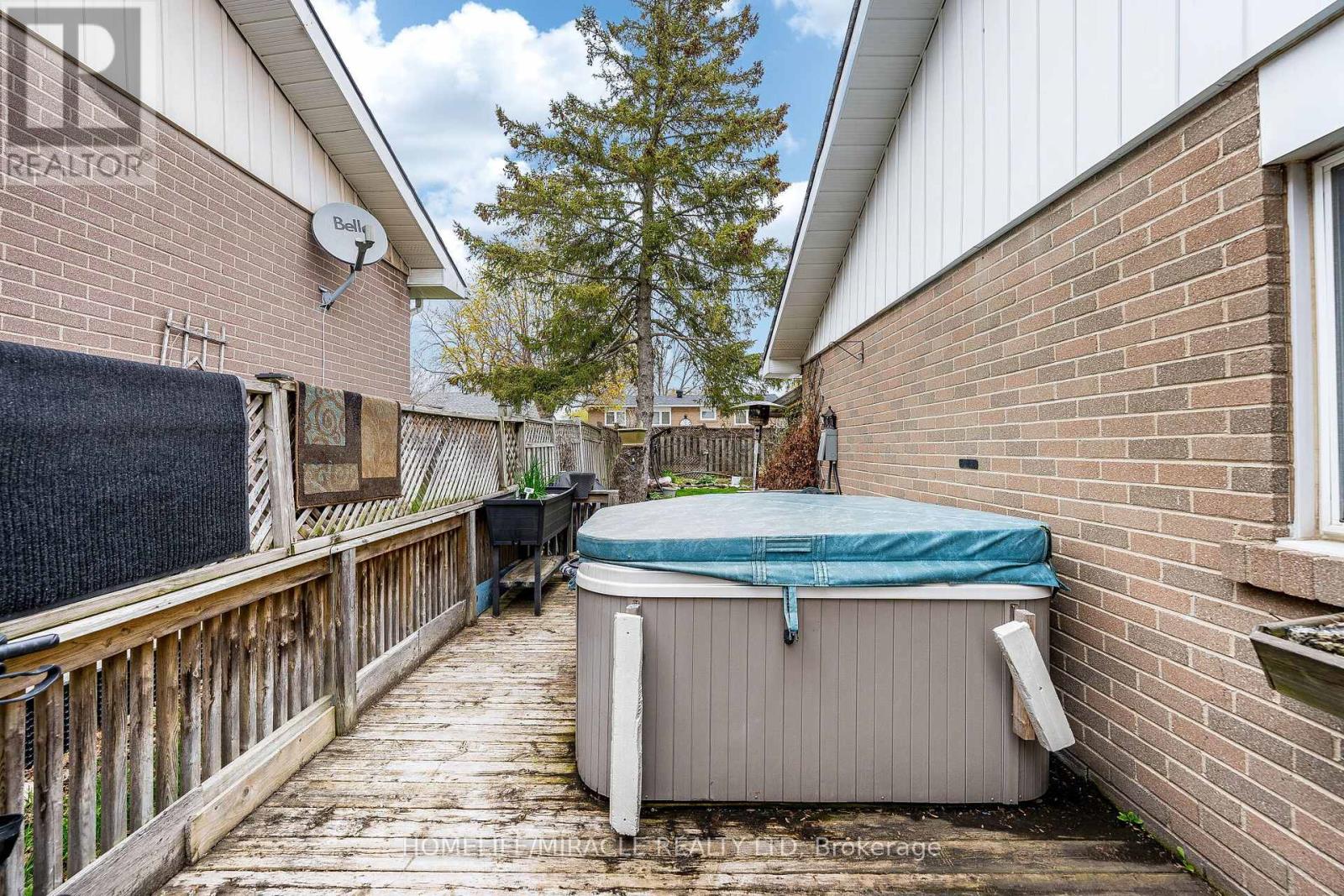 53 WINDERMERE COURT - 39