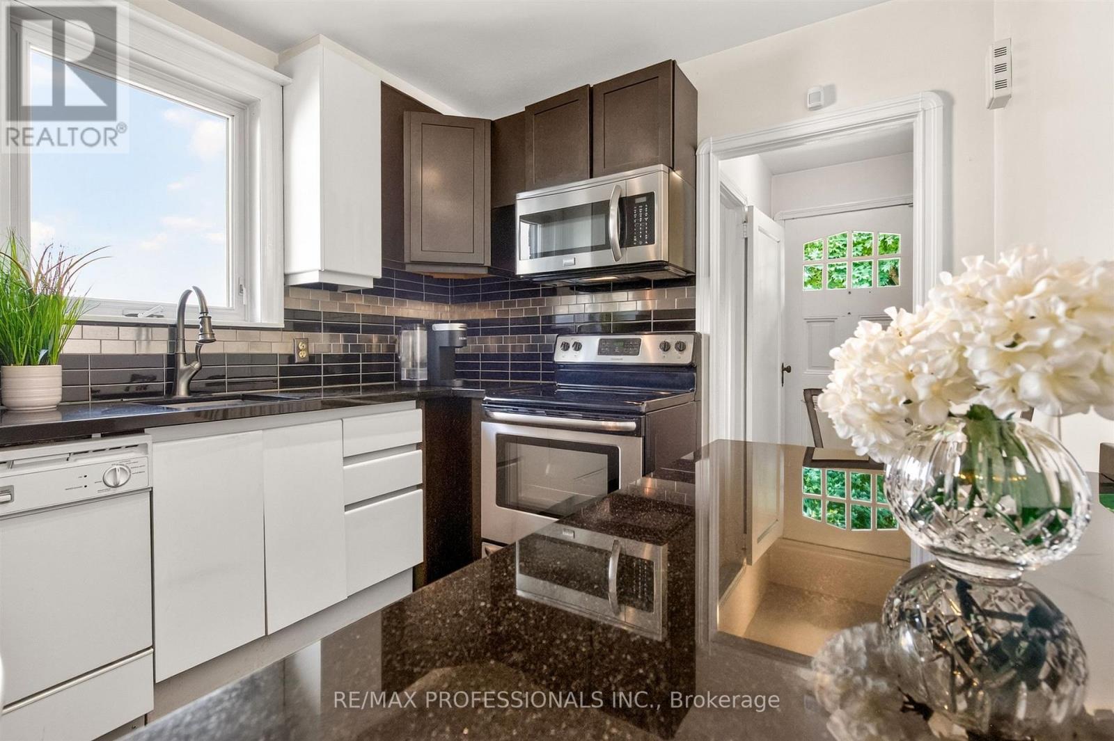 146 GOVERNMENT ROAD - 17