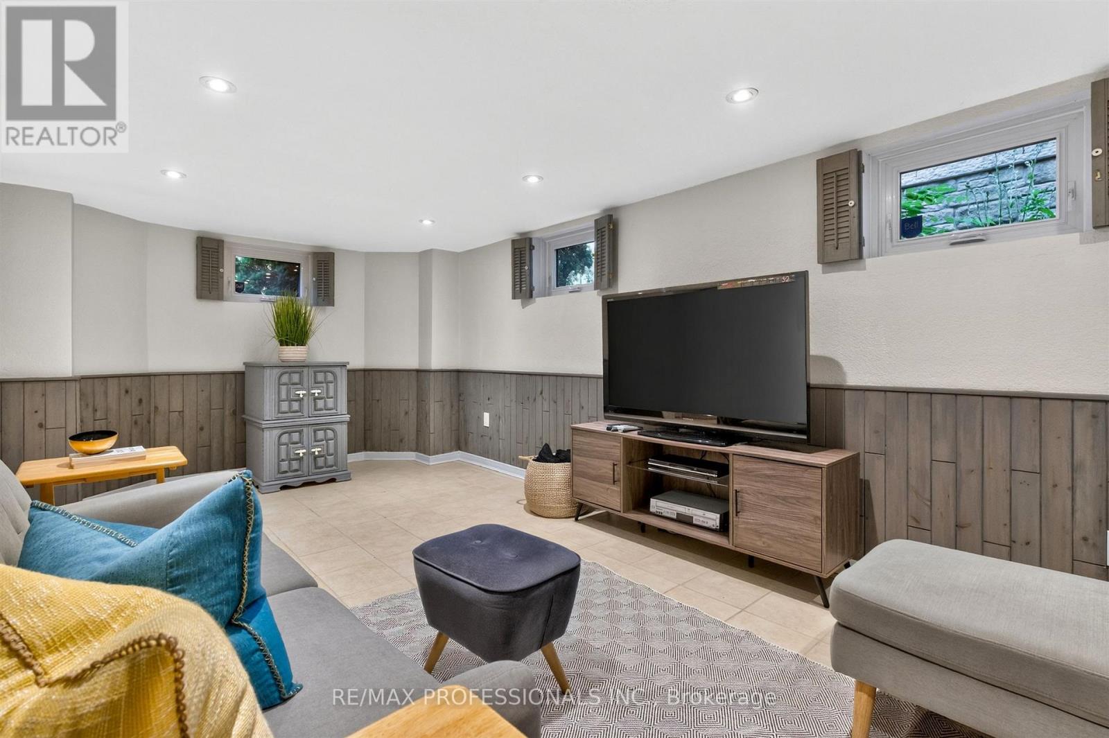 146 GOVERNMENT ROAD - Image 33