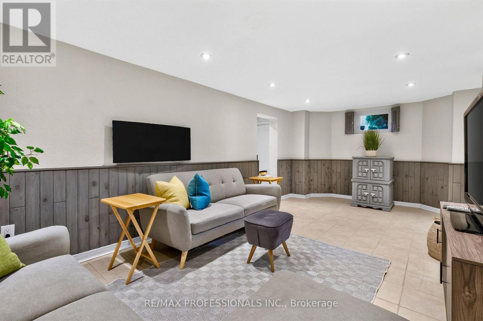 146 GOVERNMENT ROAD - 34
