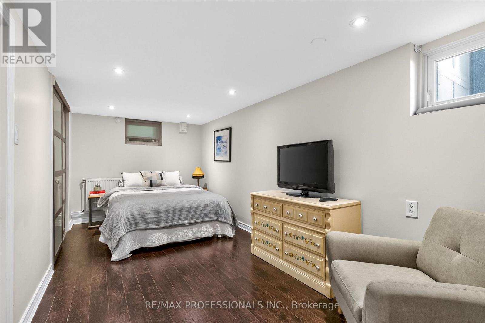 146 GOVERNMENT ROAD - 35