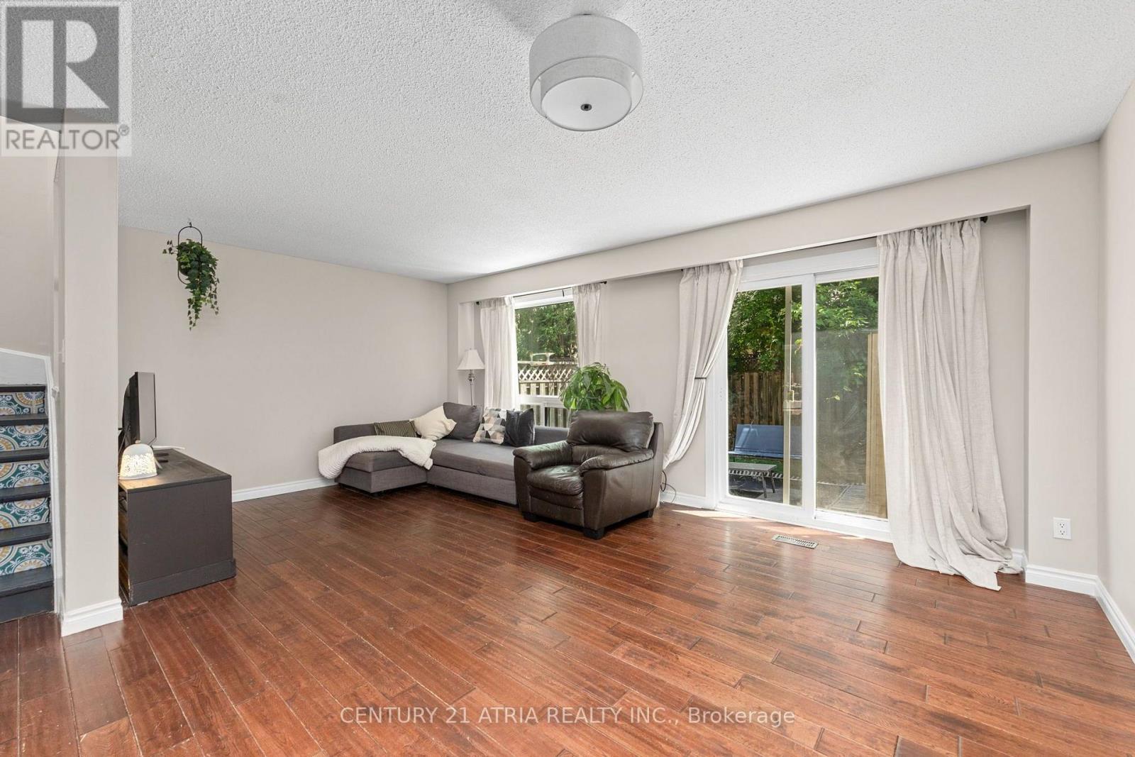 58 TRAVERSTON COURT - 11