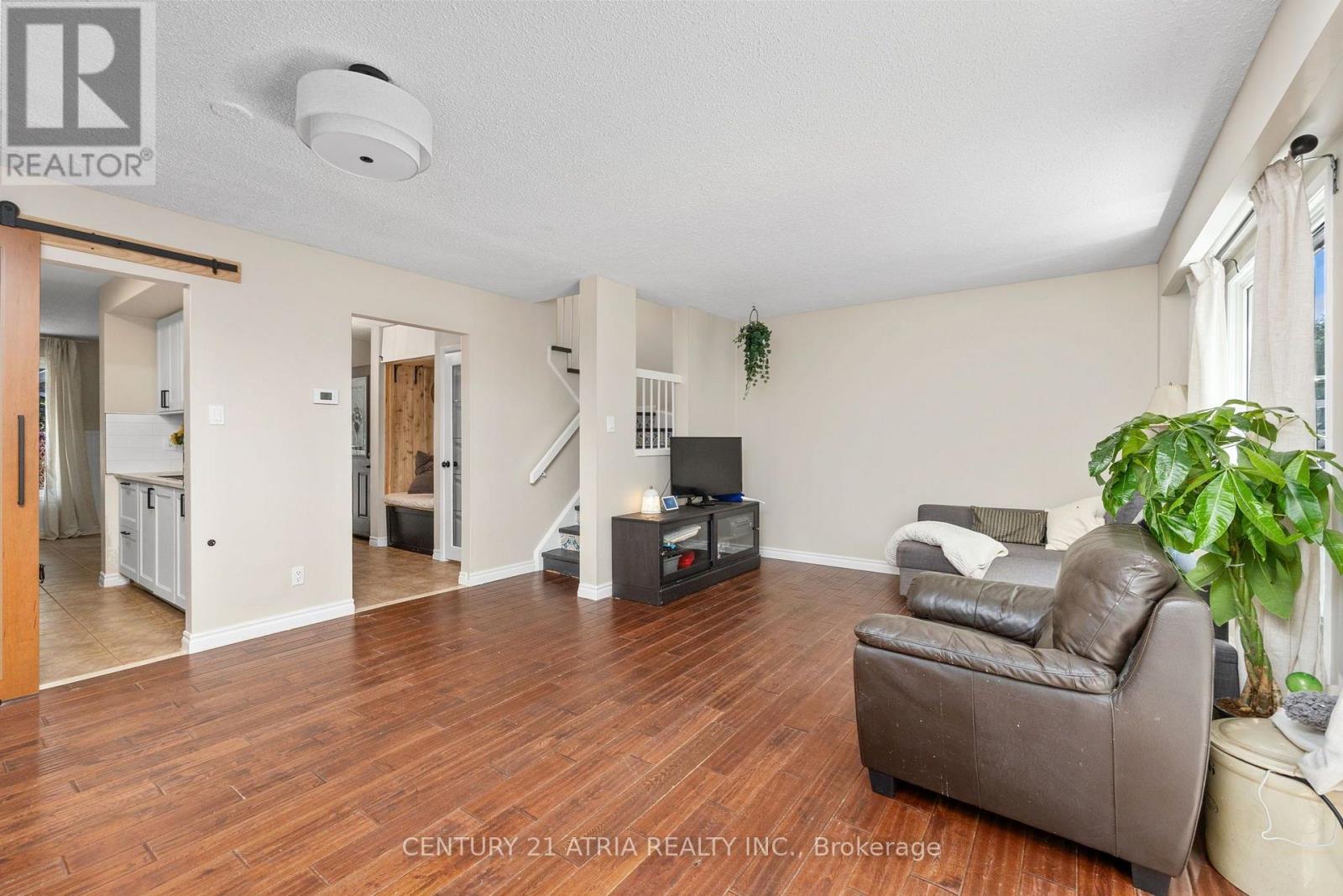 58 TRAVERSTON COURT - 13