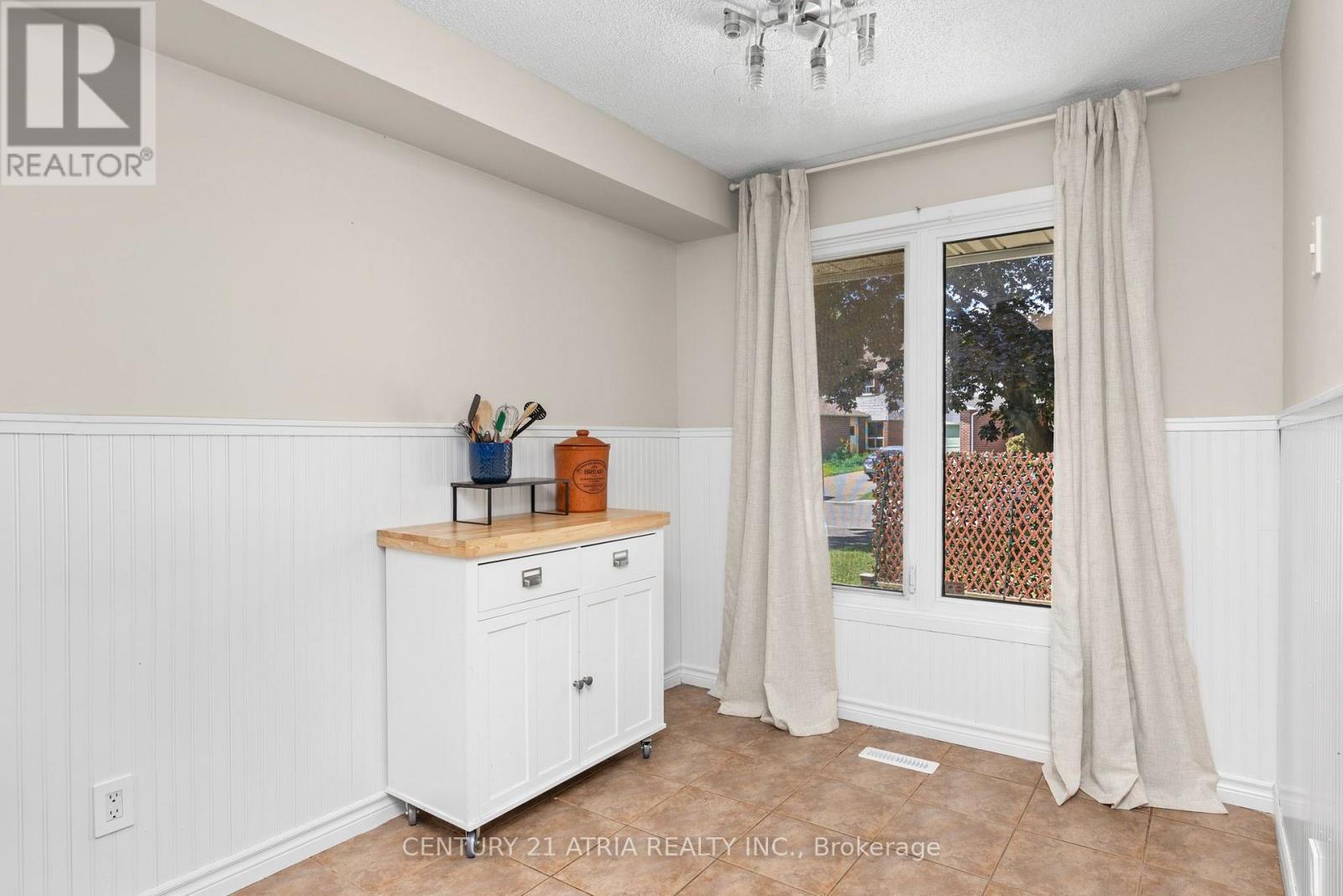 58 TRAVERSTON COURT - 6