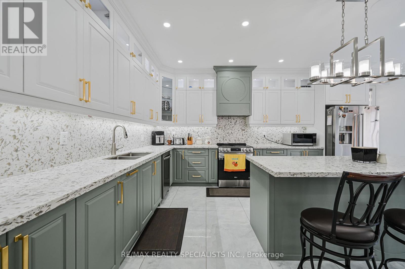 72 VILLAGE LAKE CRESCENT - Image 18