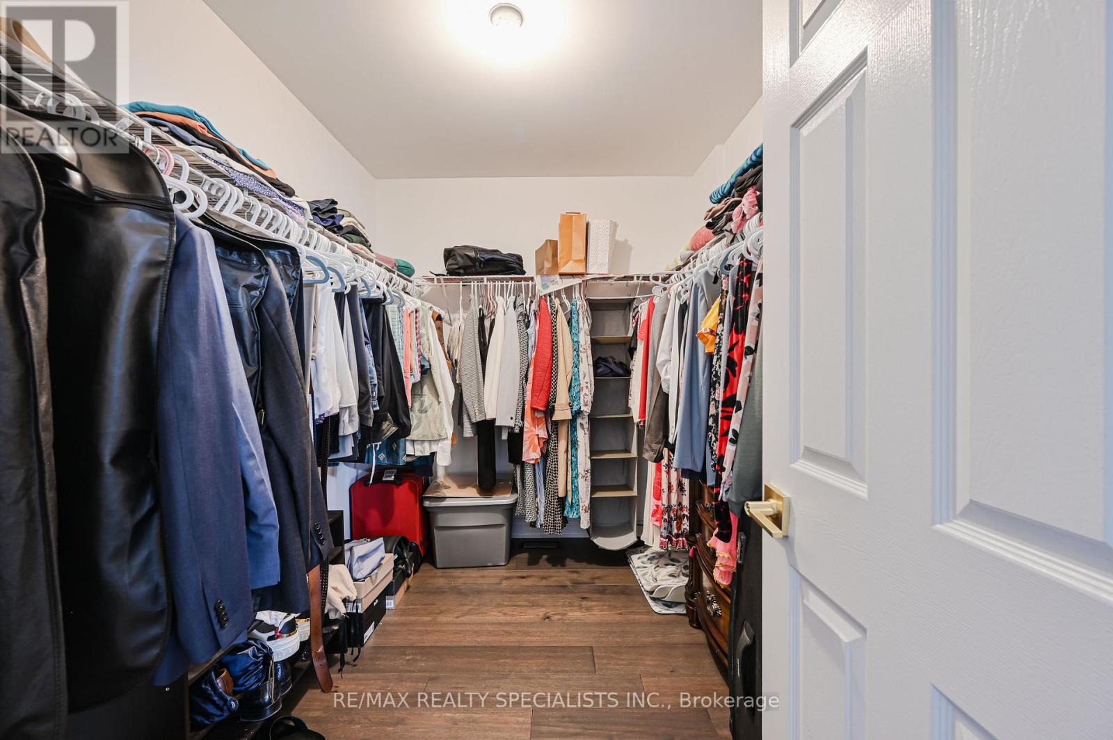 72 VILLAGE LAKE CRESCENT - Image 32