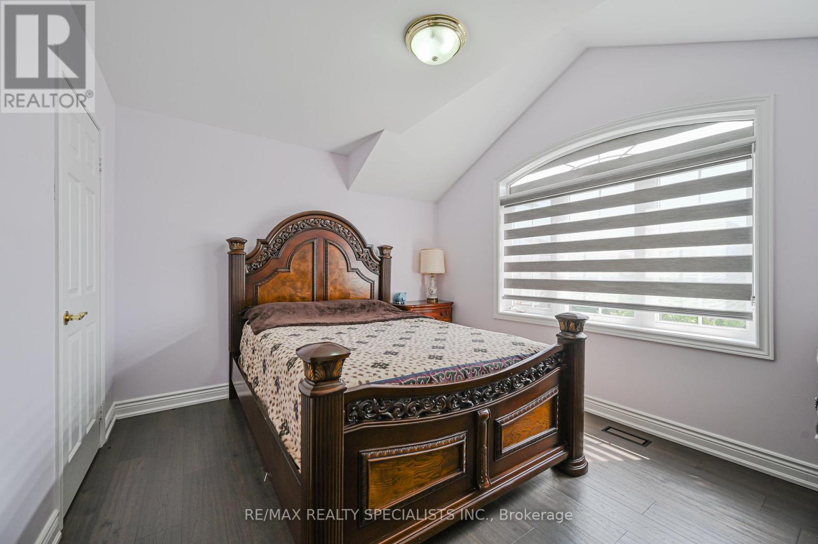 72 VILLAGE LAKE CRESCENT - Image 35
