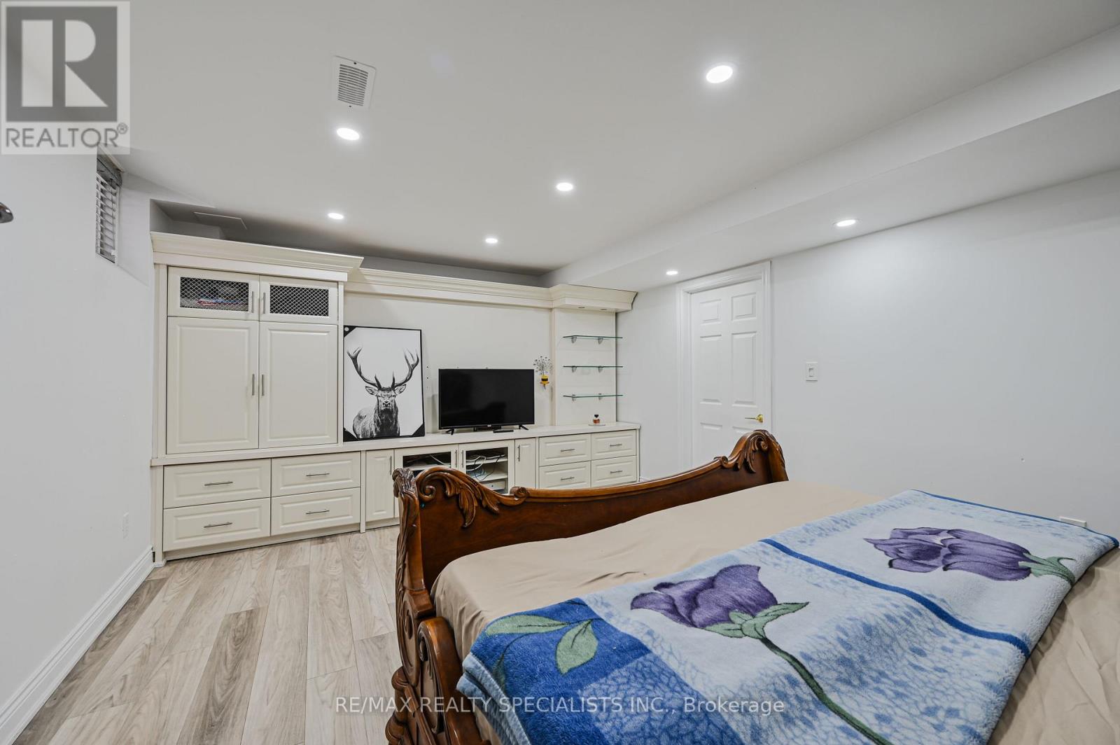 72 VILLAGE LAKE CRESCENT - Image 42