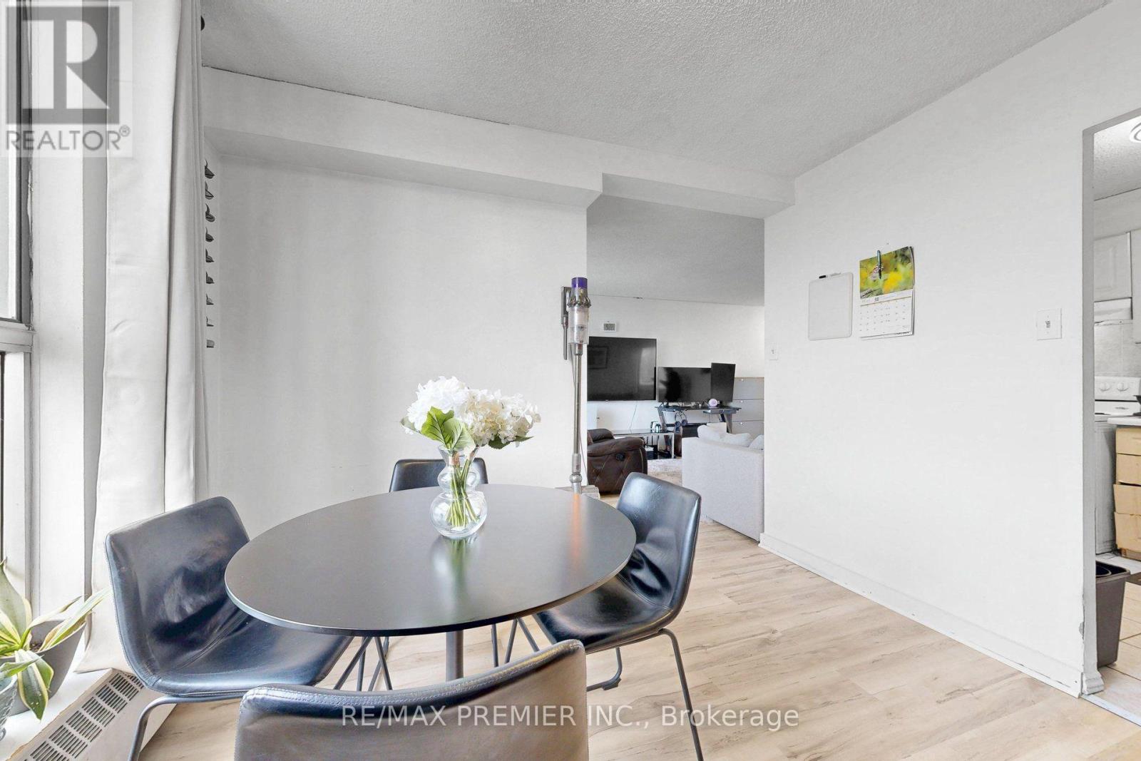 #428 4645 JANE STREET - 11