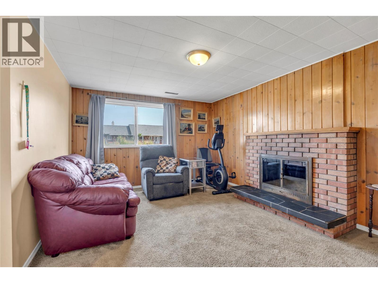 804 ROSS Avenue - 23